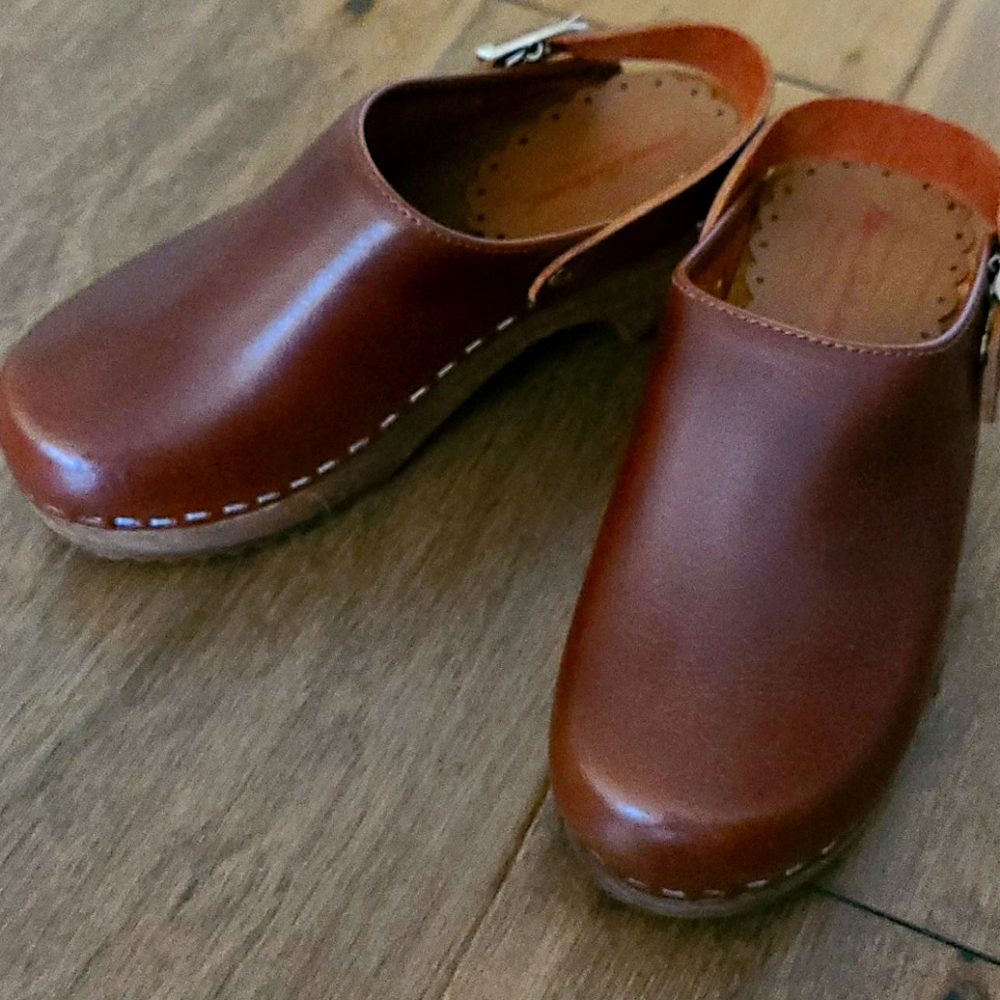 Hanna Andersson leather wooden clogs